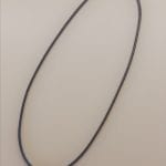 Houten kruisje aan koord